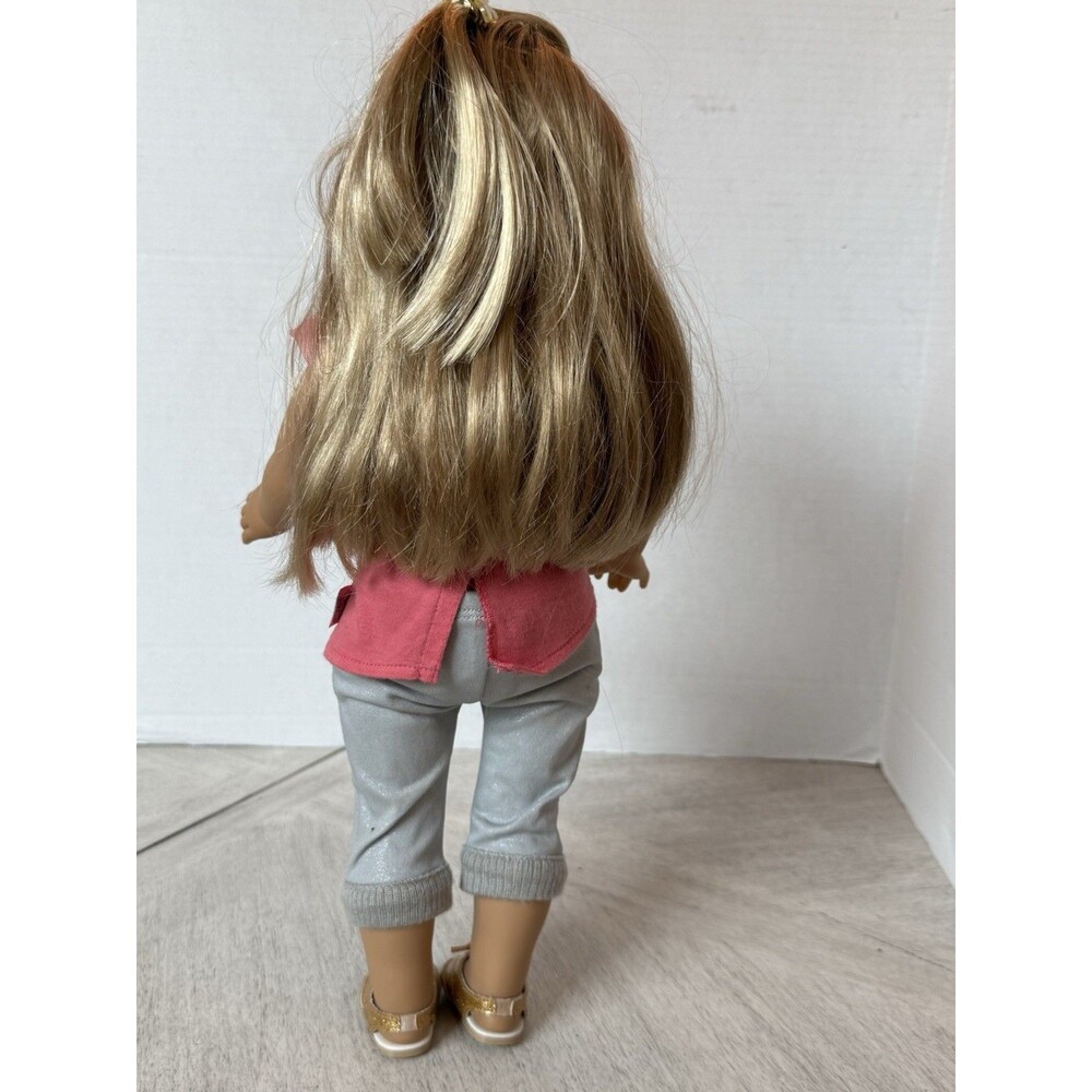 American Girl 2014 Girl of the Year Isabelle Palmer 18 inch Doll New - Picture 3 of 11